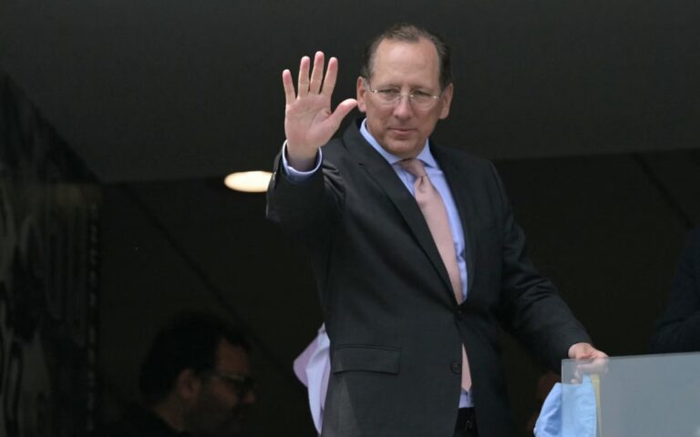 John Textor em busca do novo treinador do Botafogo